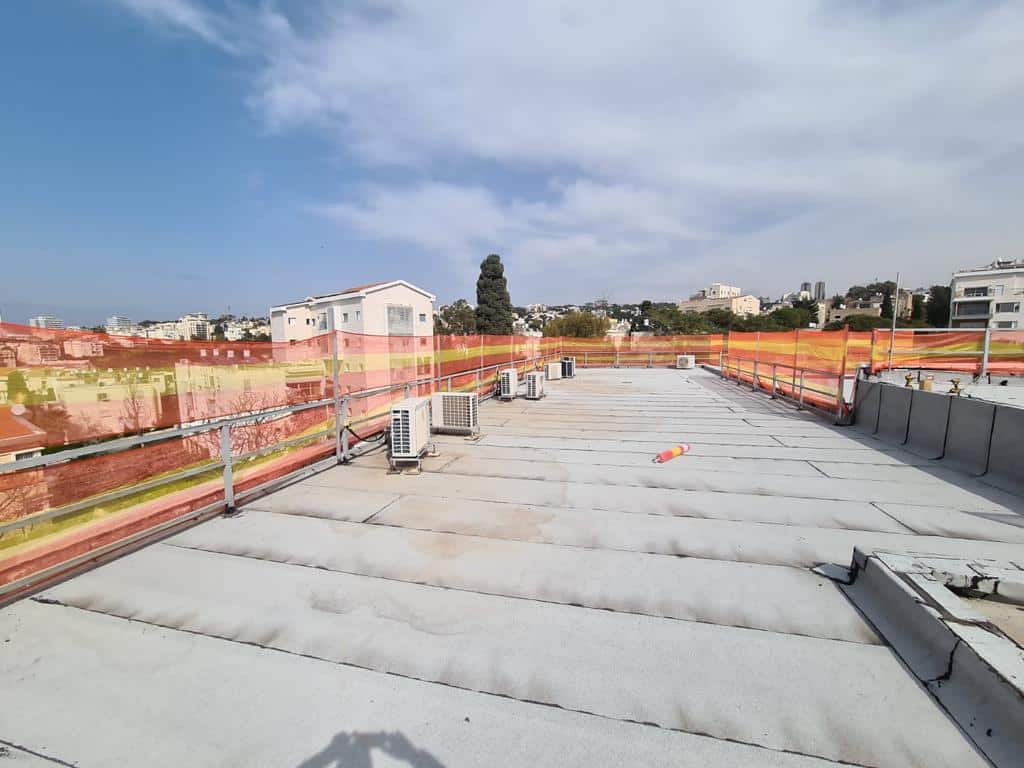מערכות סולאריות על גגות מבני ציבור
